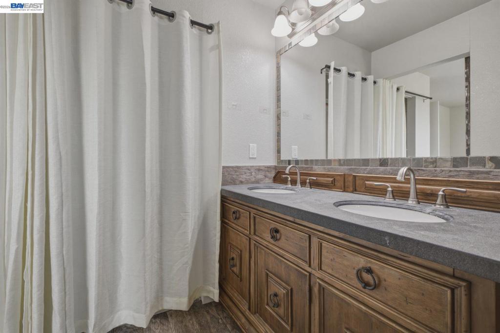 838 Spindrift Pl Property Photo 39