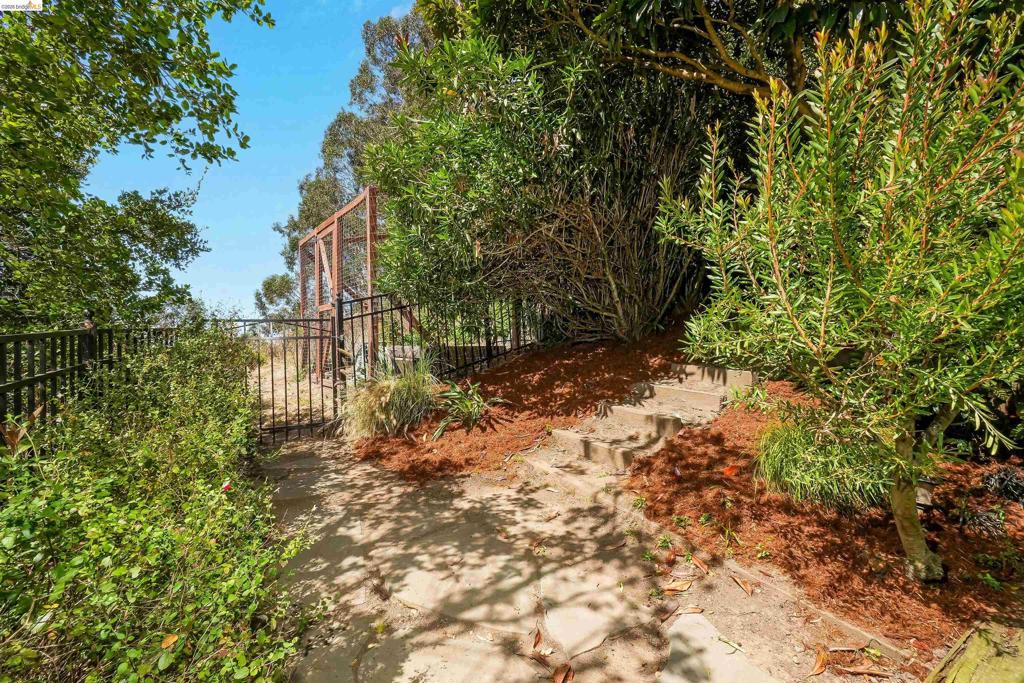 6833 Sherwick Dr Property Photo 78