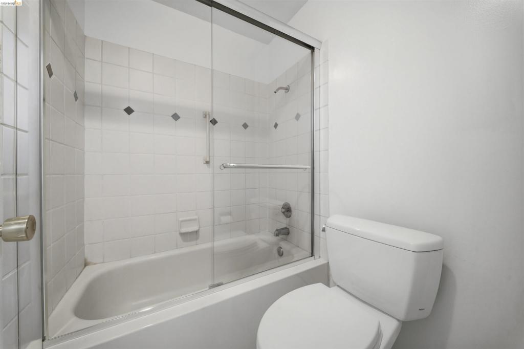 420 N Civic Dr 207 Property Photo 15