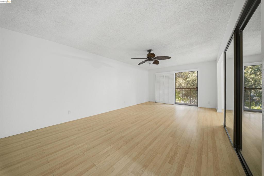 420 N Civic Dr 207 Property Photo 19