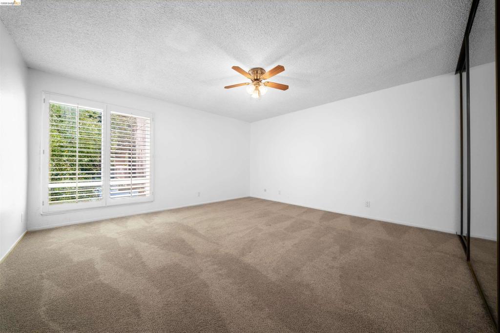 420 N Civic Dr 207 Property Photo 25