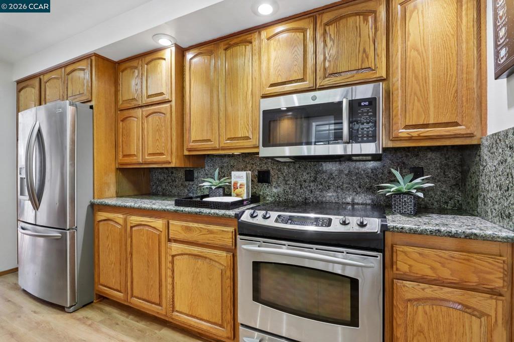 5456 Degnan Dr Property Photo 13