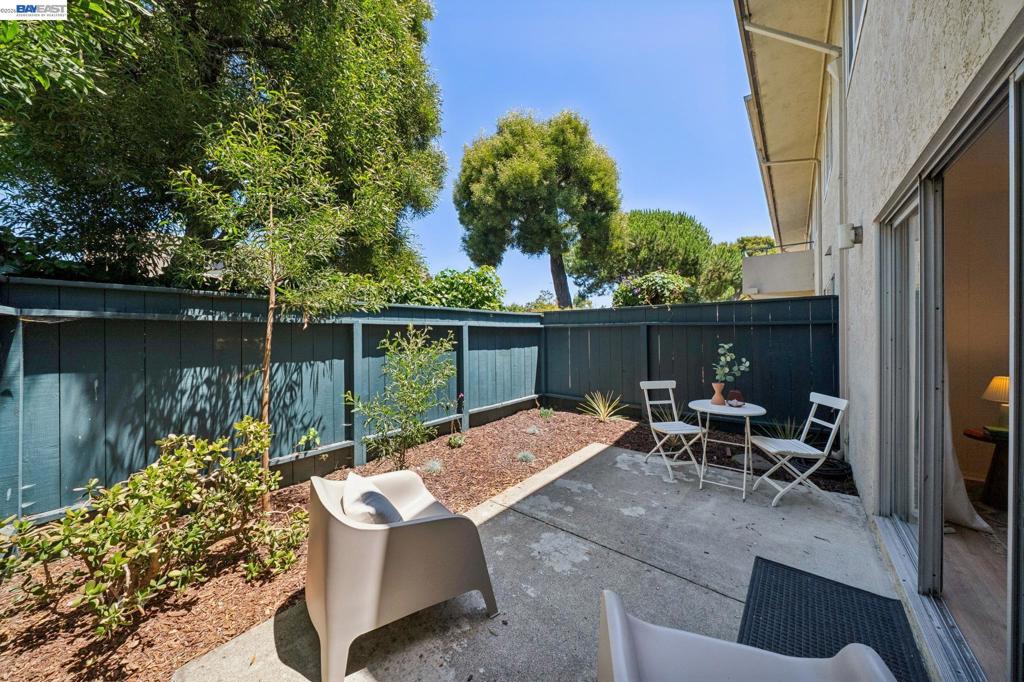 2029 Otis Dr D Property Photo 23