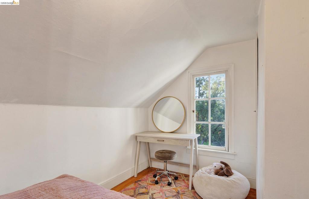 1106 Cragmont Ave Property Photo 16