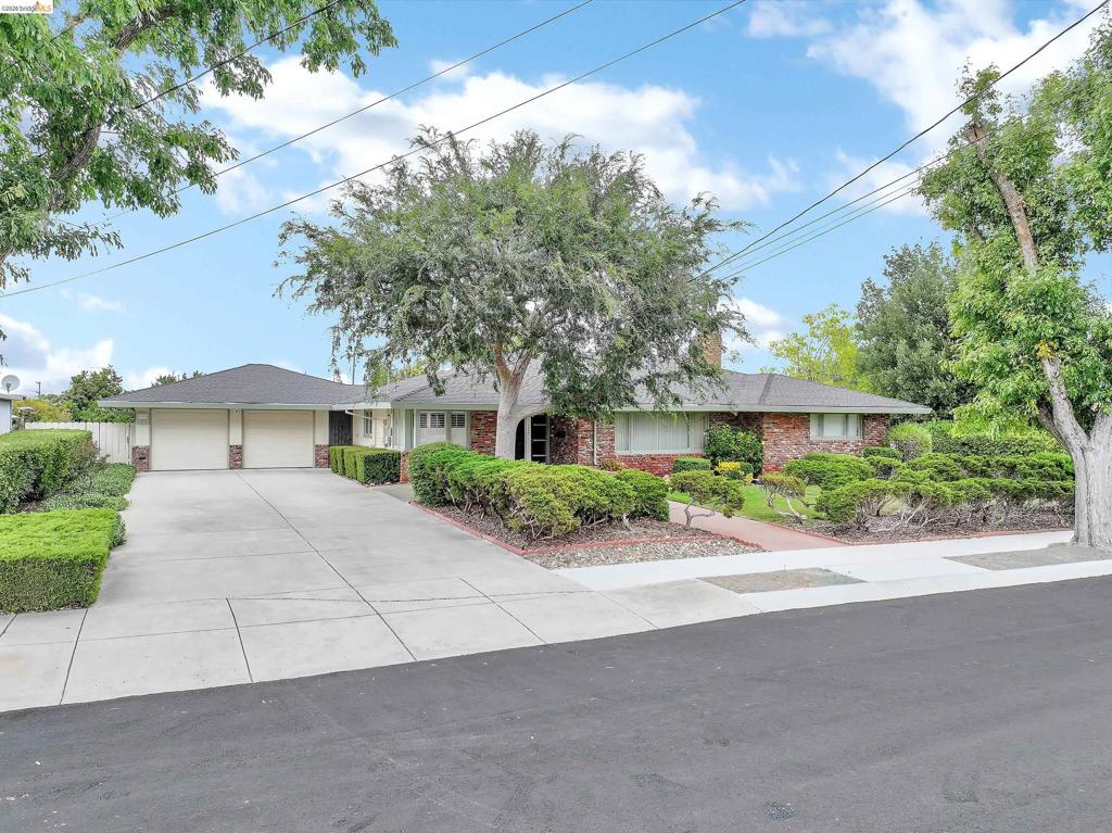 227 Pueblo Dr Property Photo