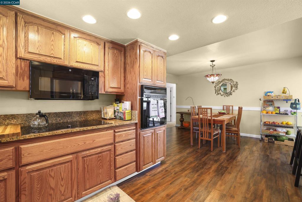 1540 Sandy Way Property Photo 11