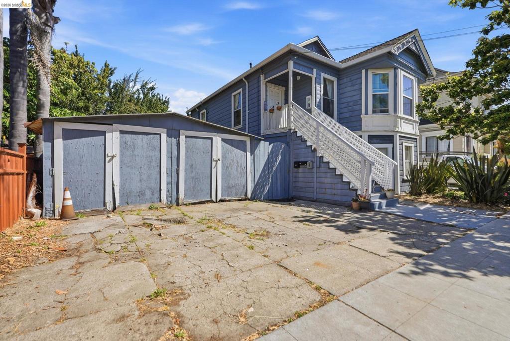 1072 56th St Property Photo 5