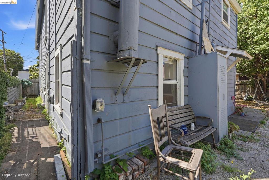 1072 56th St Property Photo 17
