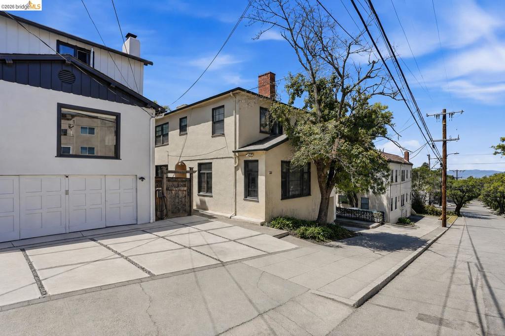 2522 Hilgard Ave Property Photo 8