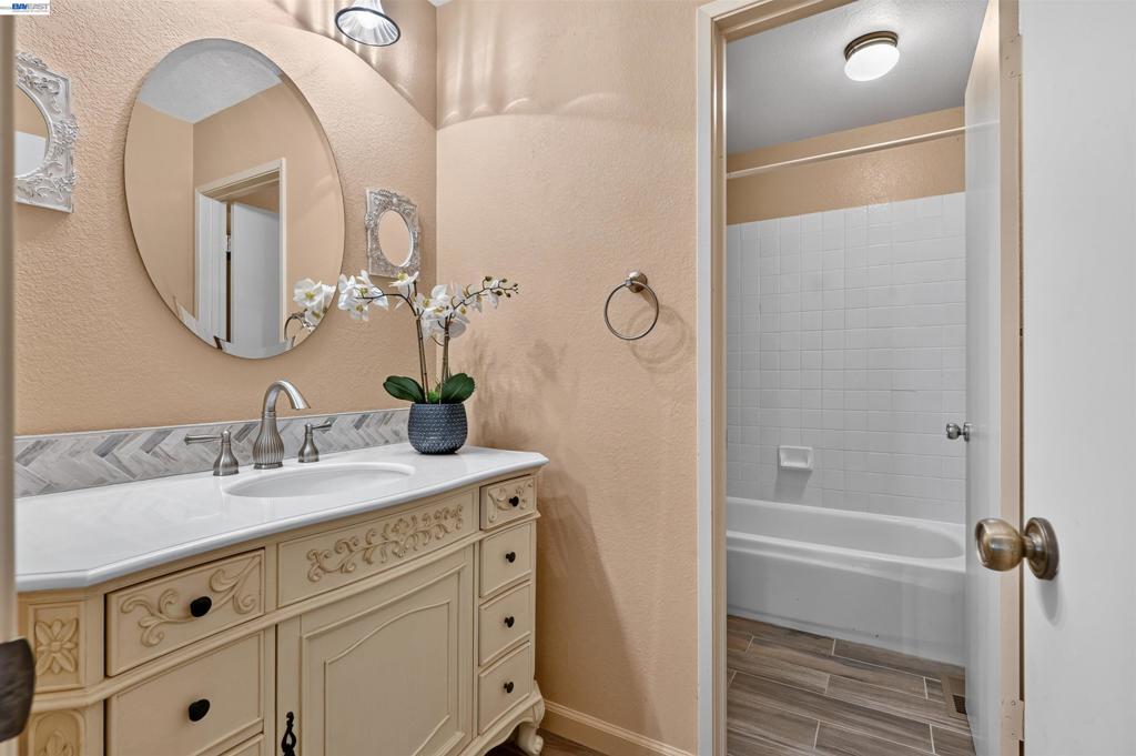 26976 Hemmingway Ct Property Photo 21