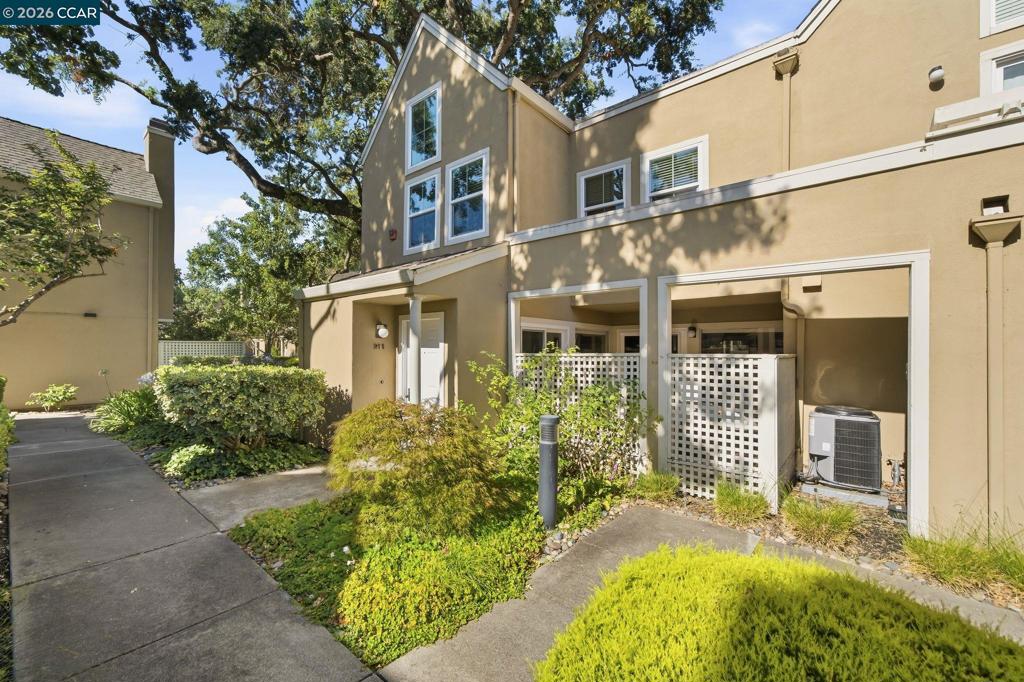 211 Kingston Way Property Photo 4