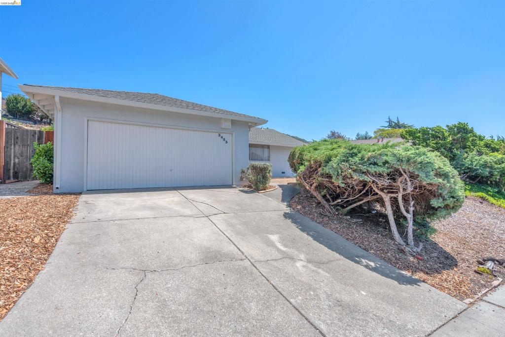 3453 Stewarton Dr Property Photo 2