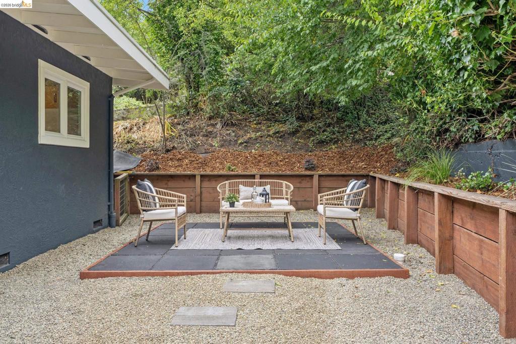 1545 Summit Rd Property Photo 30