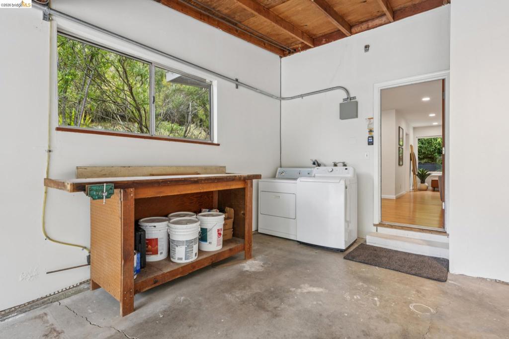 1545 Summit Rd Property Photo 34