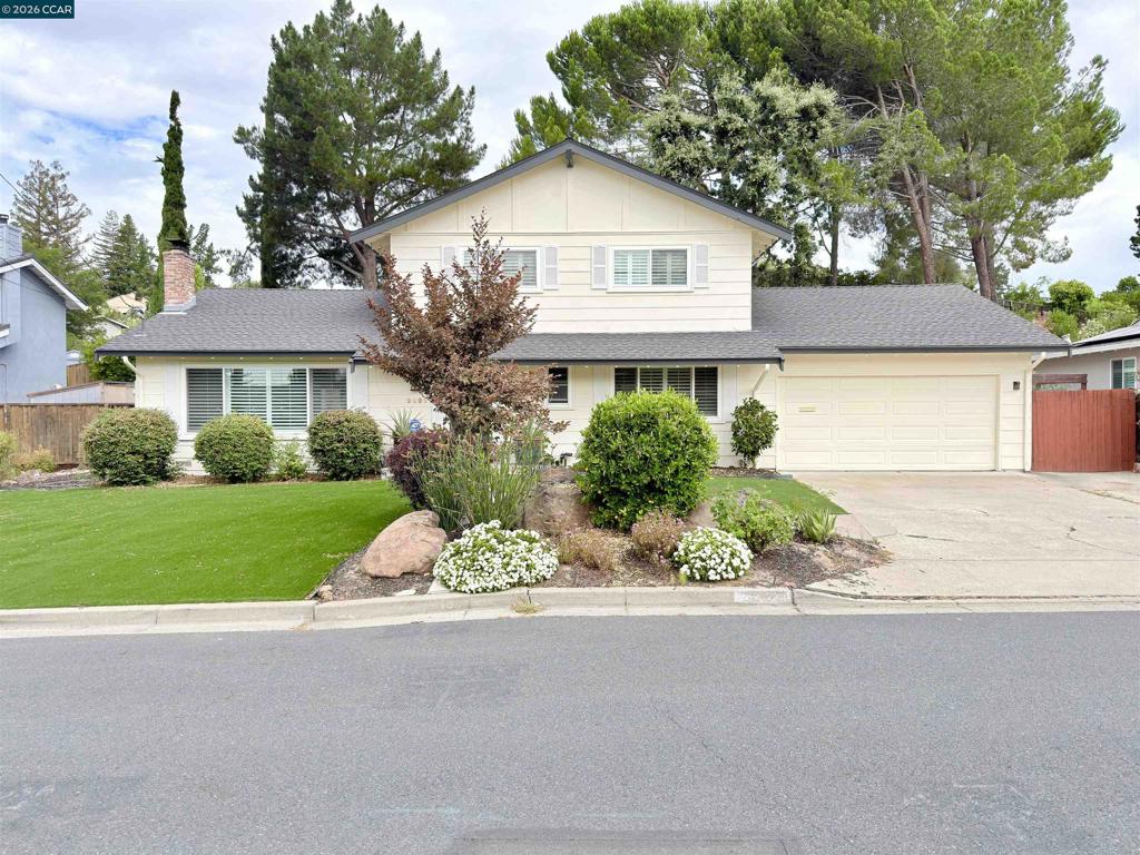 2899 Madeira Way Property Photo 3
