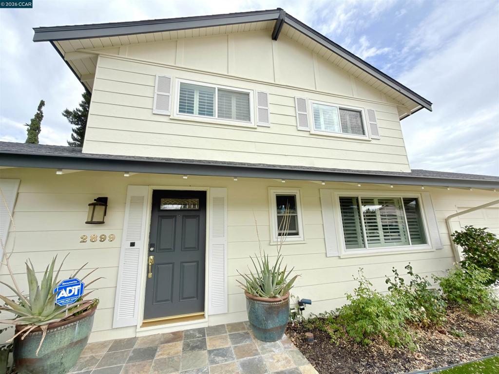 2899 Madeira Way Property Photo 4