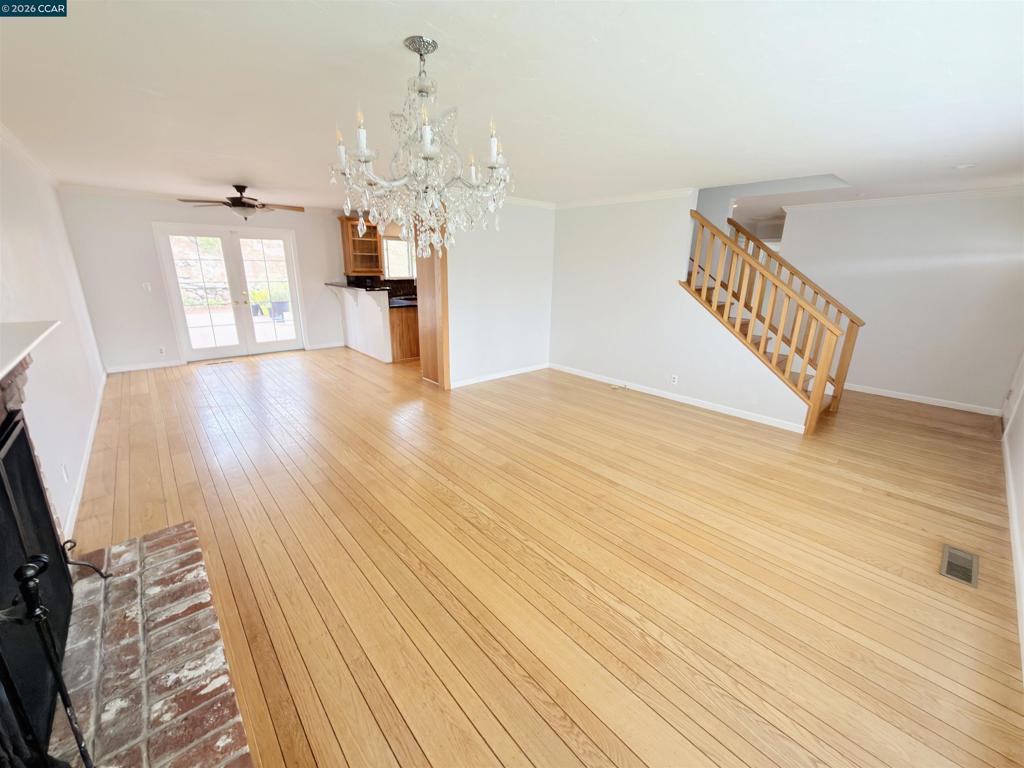 2899 Madeira Way Property Photo 6