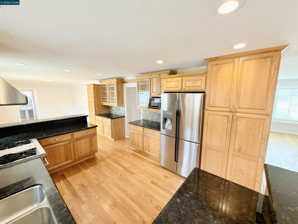 2899 Madeira Way Property Photo 7