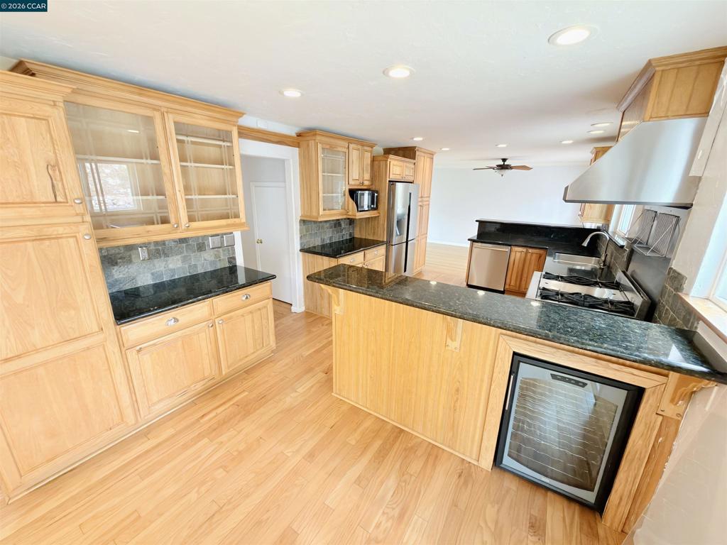 2899 Madeira Way Property Photo 9