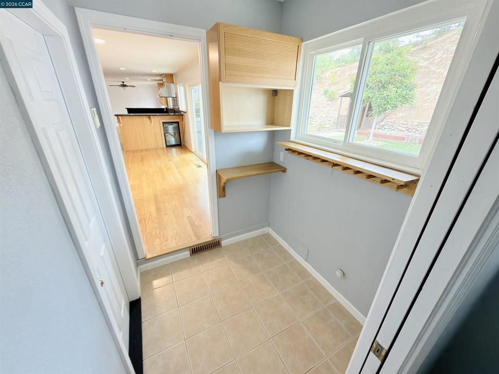 2899 Madeira Way Property Photo 13