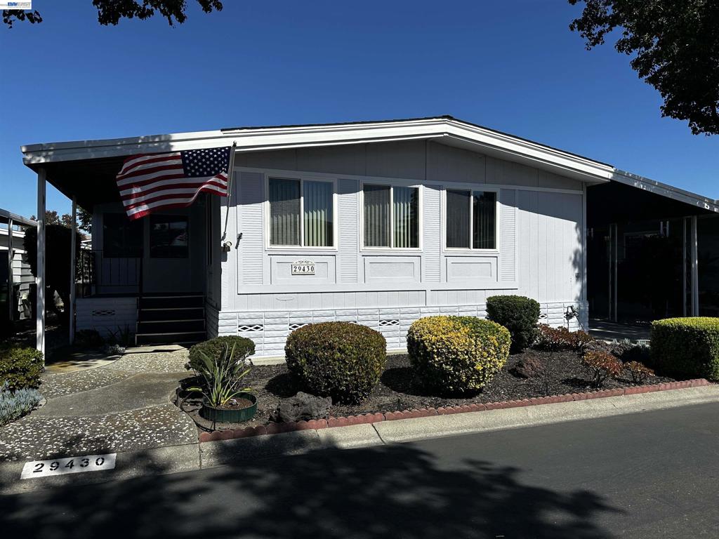 29430 New Hampshire Way Property Photo 1
