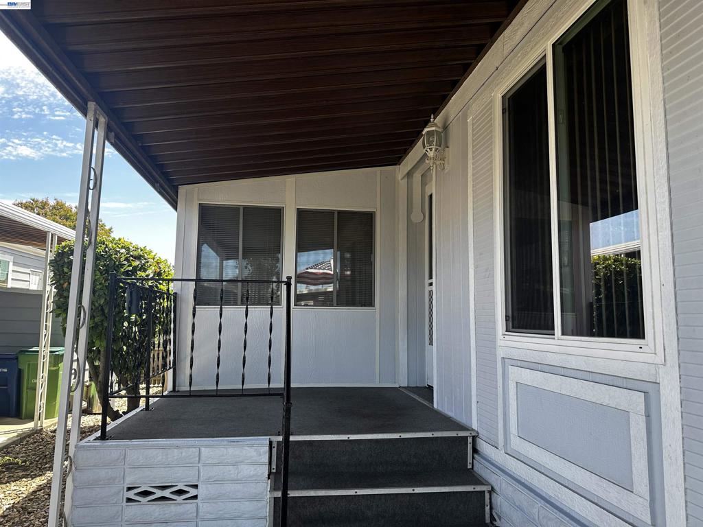 29430 New Hampshire Way Property Photo 4