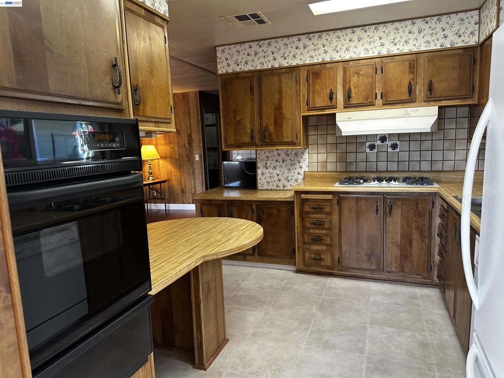 29430 New Hampshire Way Property Photo 7