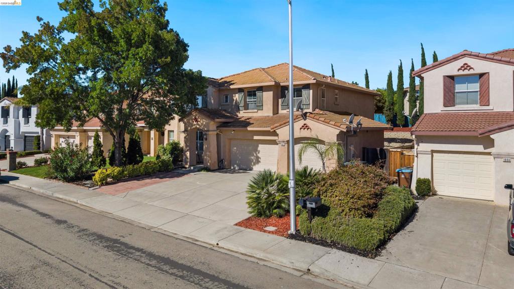 1842 Sanger Peak Way Property Photo 3