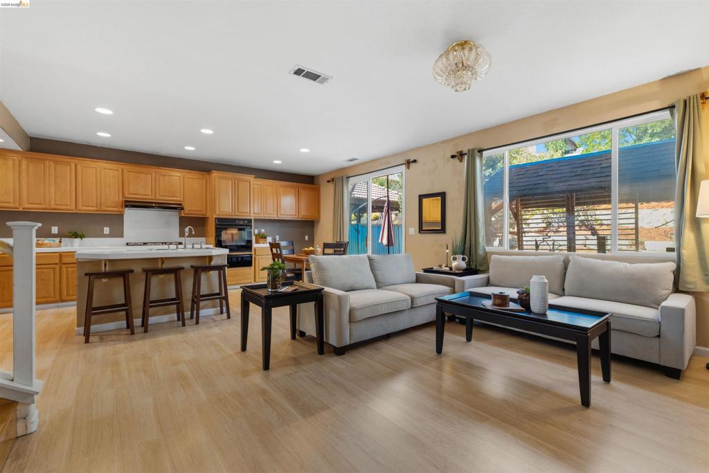 1842 Sanger Peak Way Property Photo 13