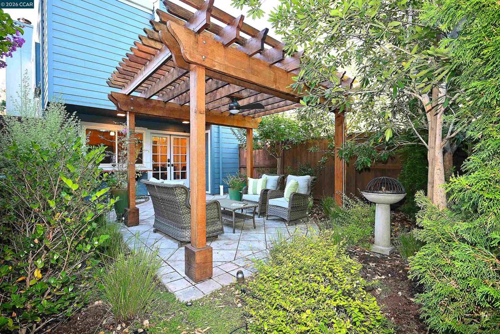 1290 Honey Trail Property Photo 26