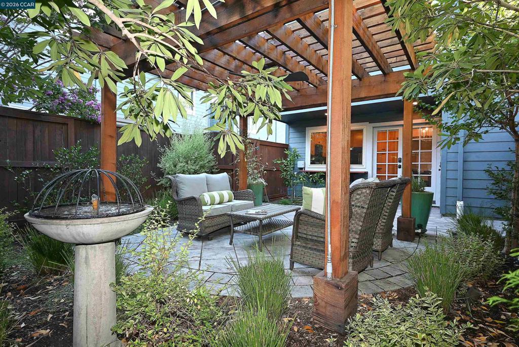 1290 Honey Trail Property Photo 32