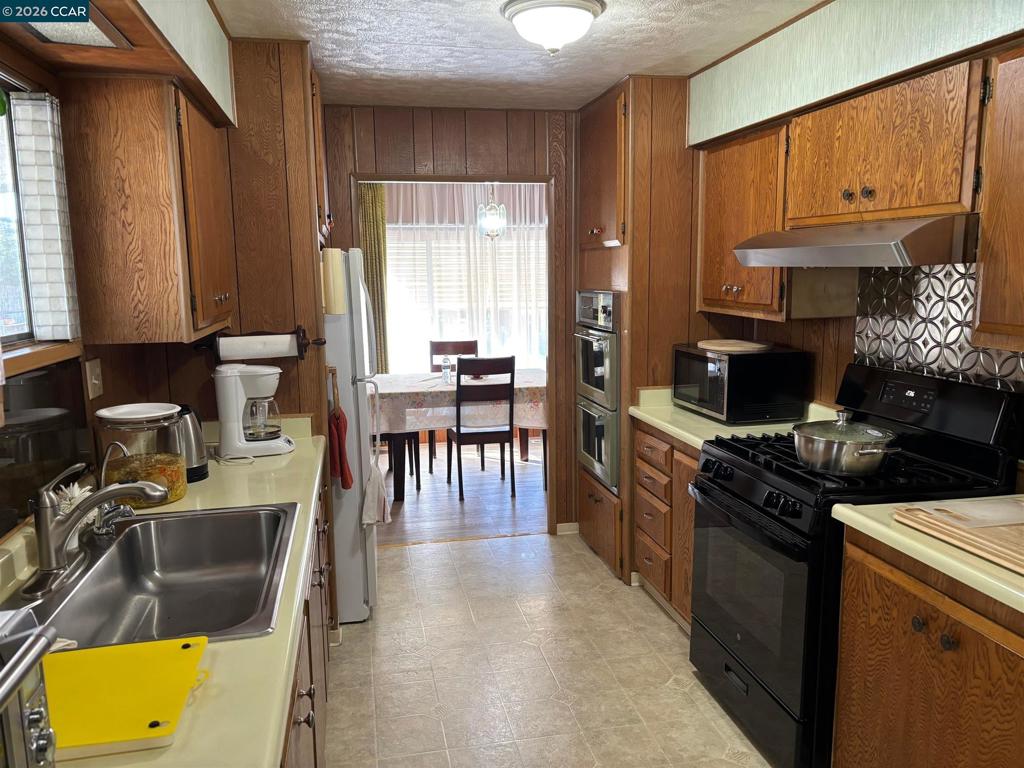 16401 San Pablo Ave Property Photo 5