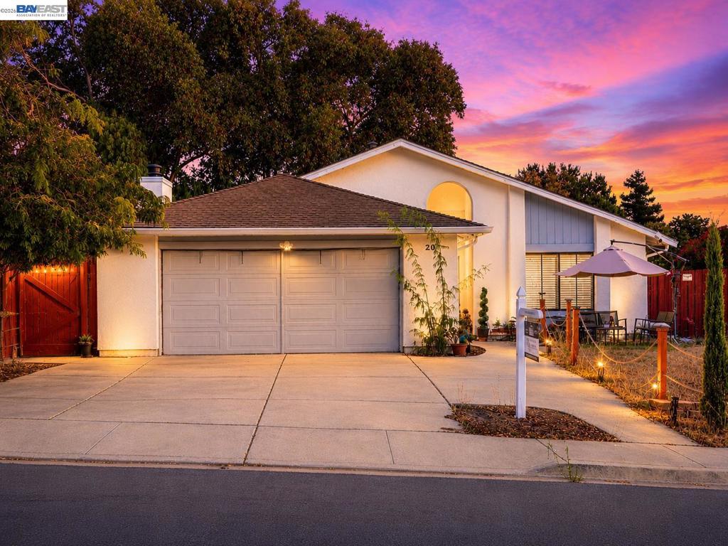 20 Dunes Way Property Photo 1