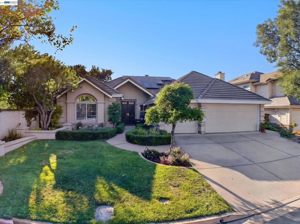 408 Cabonia Ct Property Photo 2