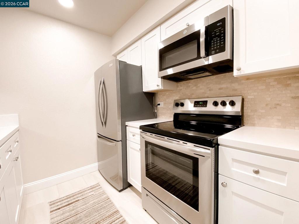 5457 Roundtree Pl J Property Photo 20