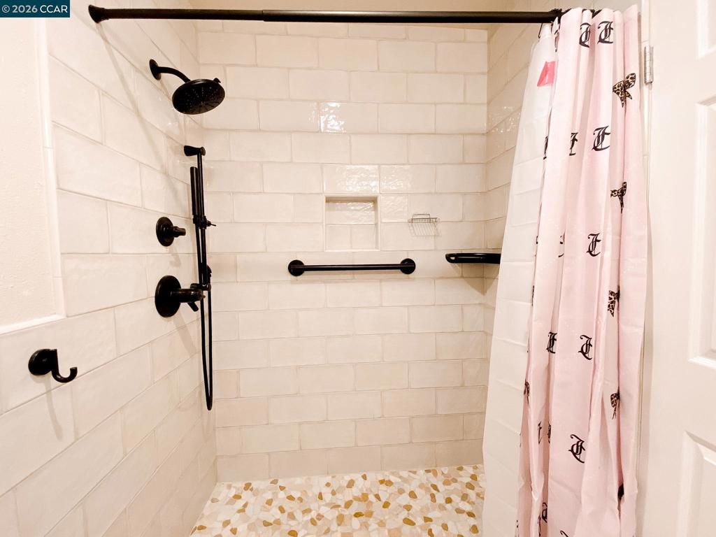 5457 Roundtree Pl J Property Photo 26