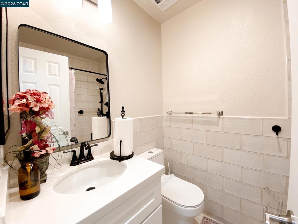 5457 Roundtree Pl J Property Photo 28