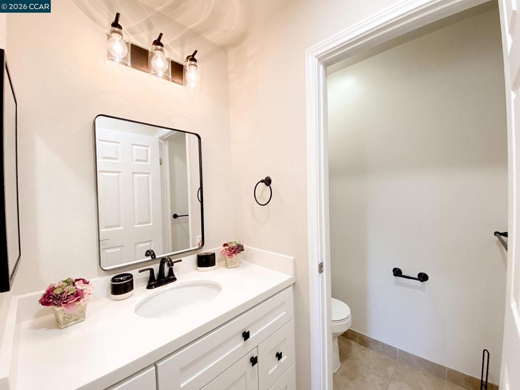 5457 Roundtree Pl J Property Photo 31