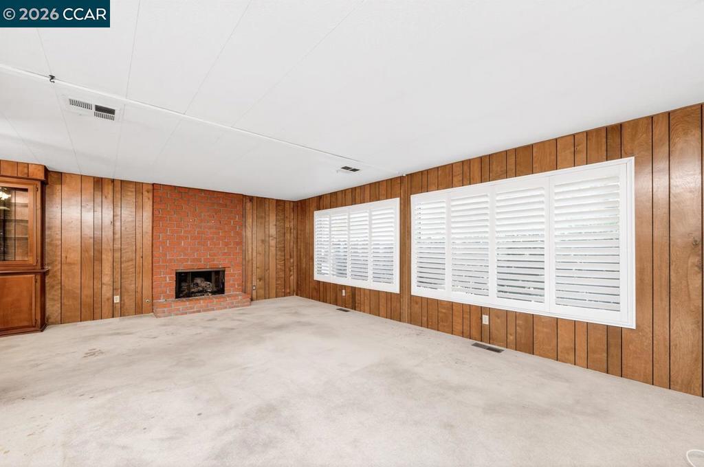 1201 Monument Blvd Property Photo 8