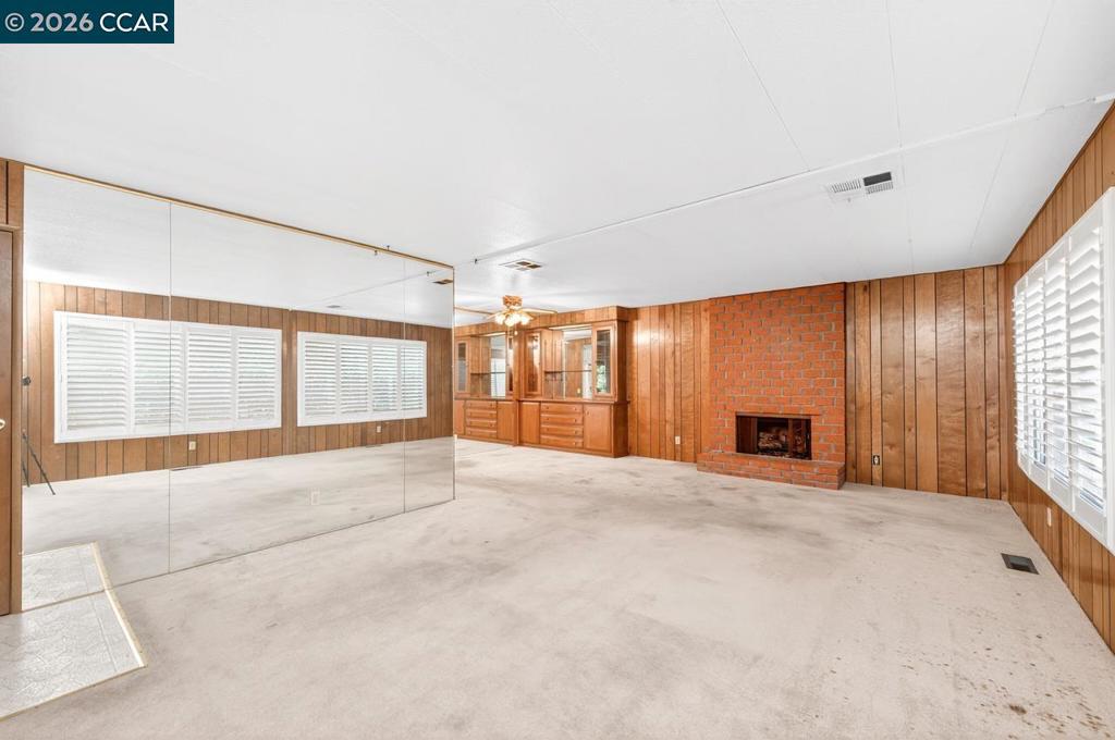 1201 Monument Blvd Property Photo 10