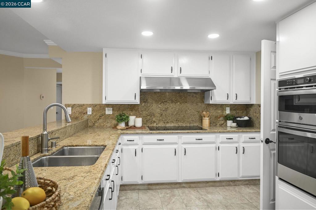 4200 Canyon Crest Rd. W. Property Photo 9