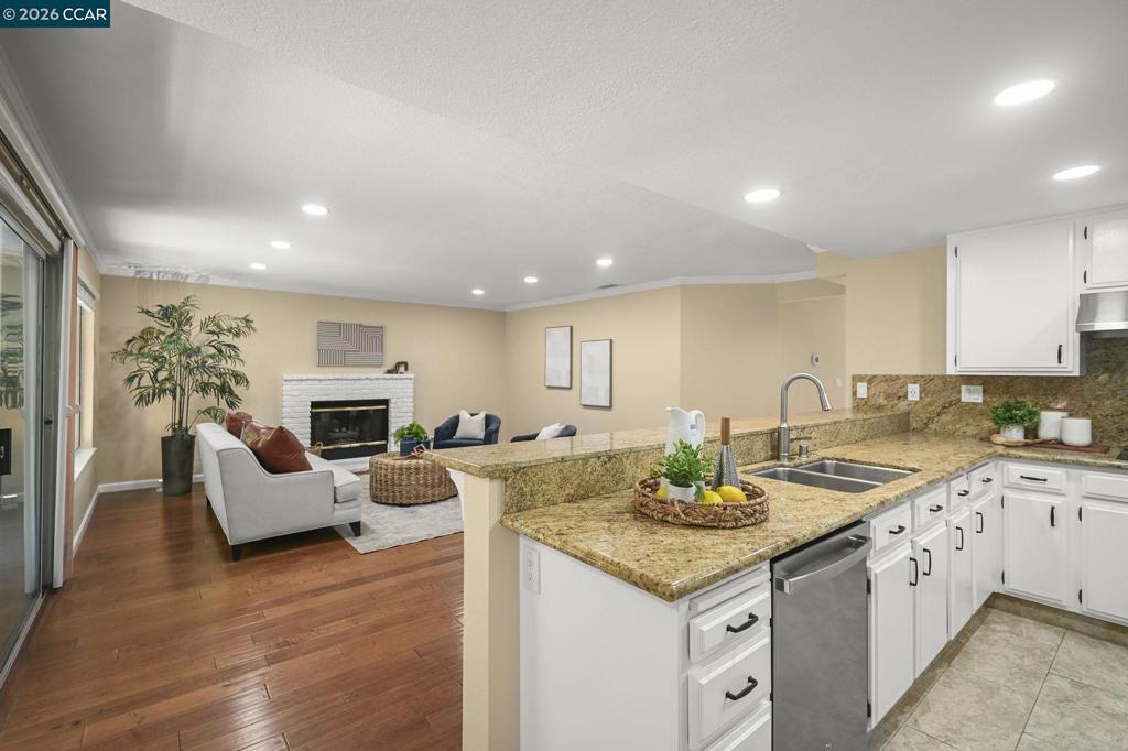 4200 Canyon Crest Rd. W. Property Photo 10