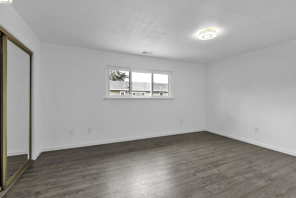 20278 Forest Ave 4 Property Photo 14