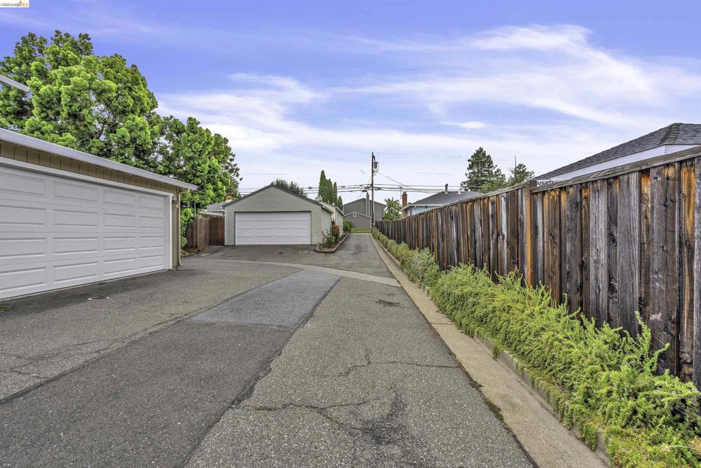 20278 Forest Ave 4 Property Photo 29