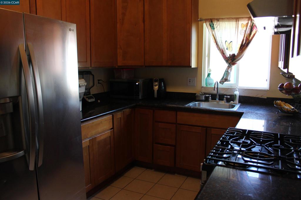540 3rd St Property Photo 15