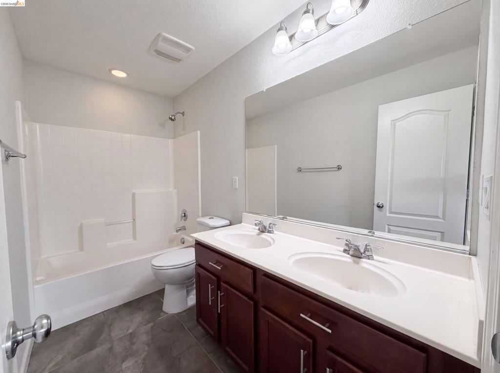 1519 Sycamore Dr Property Photo 28