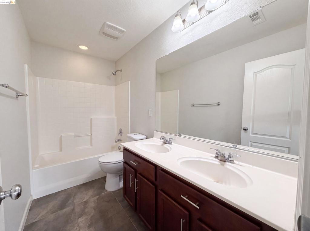 1519 Sycamore Dr Property Photo 29