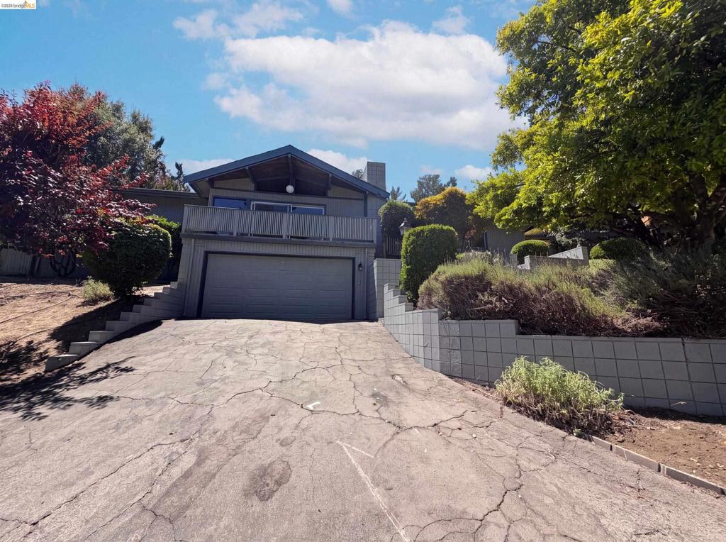 612 Tahos Rd Property Photo 1