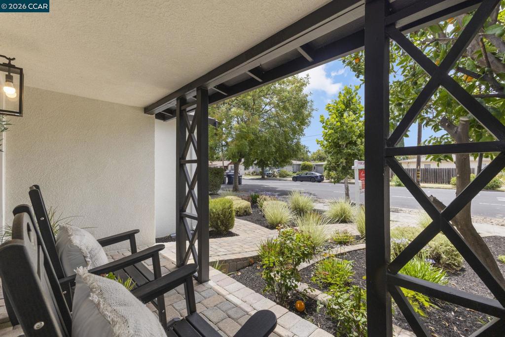 210 S R St Property Photo 3