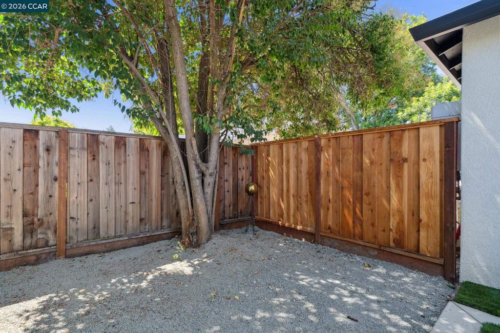 210 S R St Property Photo 53